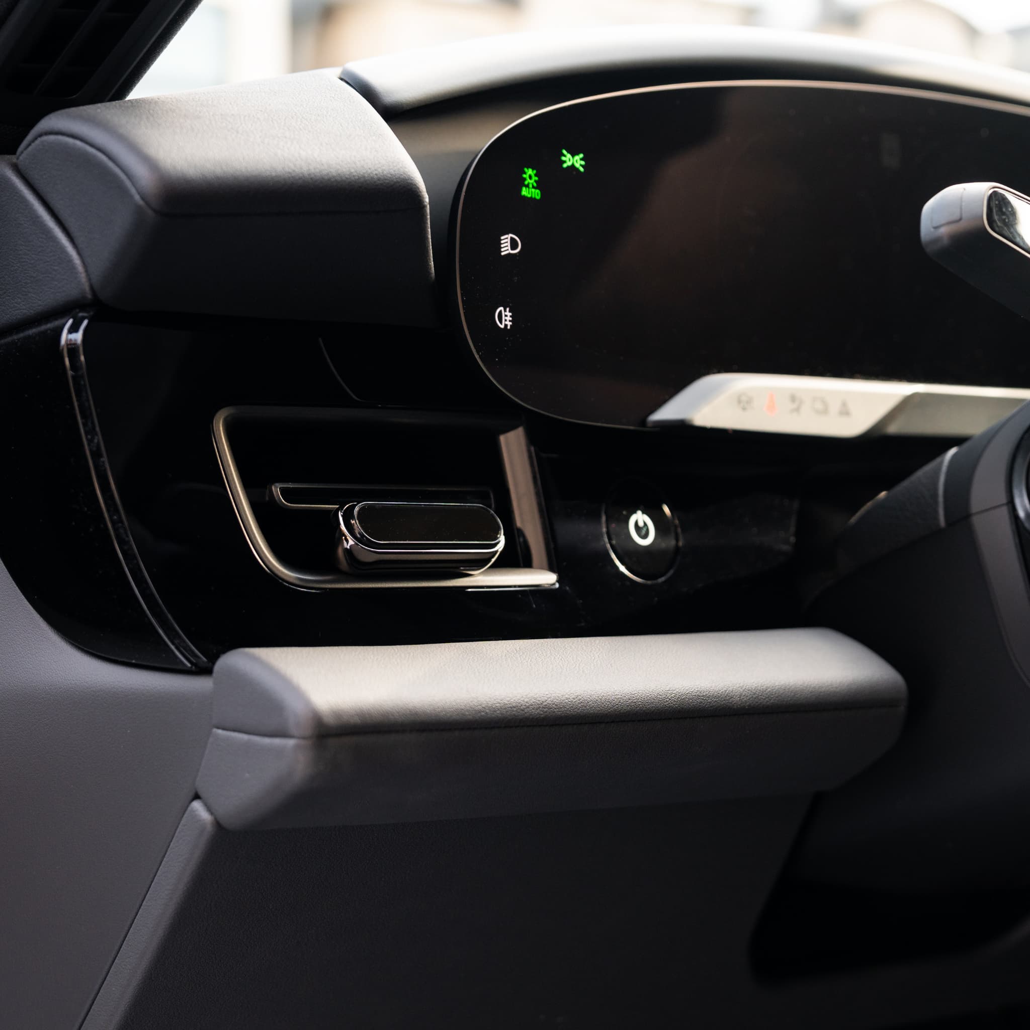 Smul™ Black Metal Car Diffuser Starter-Kit